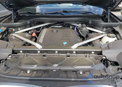 2025 BMW X7 xDrive40I z USA, uszkodzony, nr VIN 5UX23EM06S9Z23605